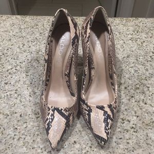 GREAT CONDITION ALDO snake skin heels!